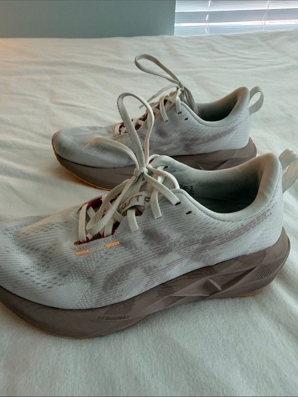 ASICS NovaBlast White/FawnMesh Running Shoes - Picture 5 of 7